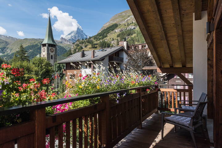 Chalet double room with balcony and Matterhorn view